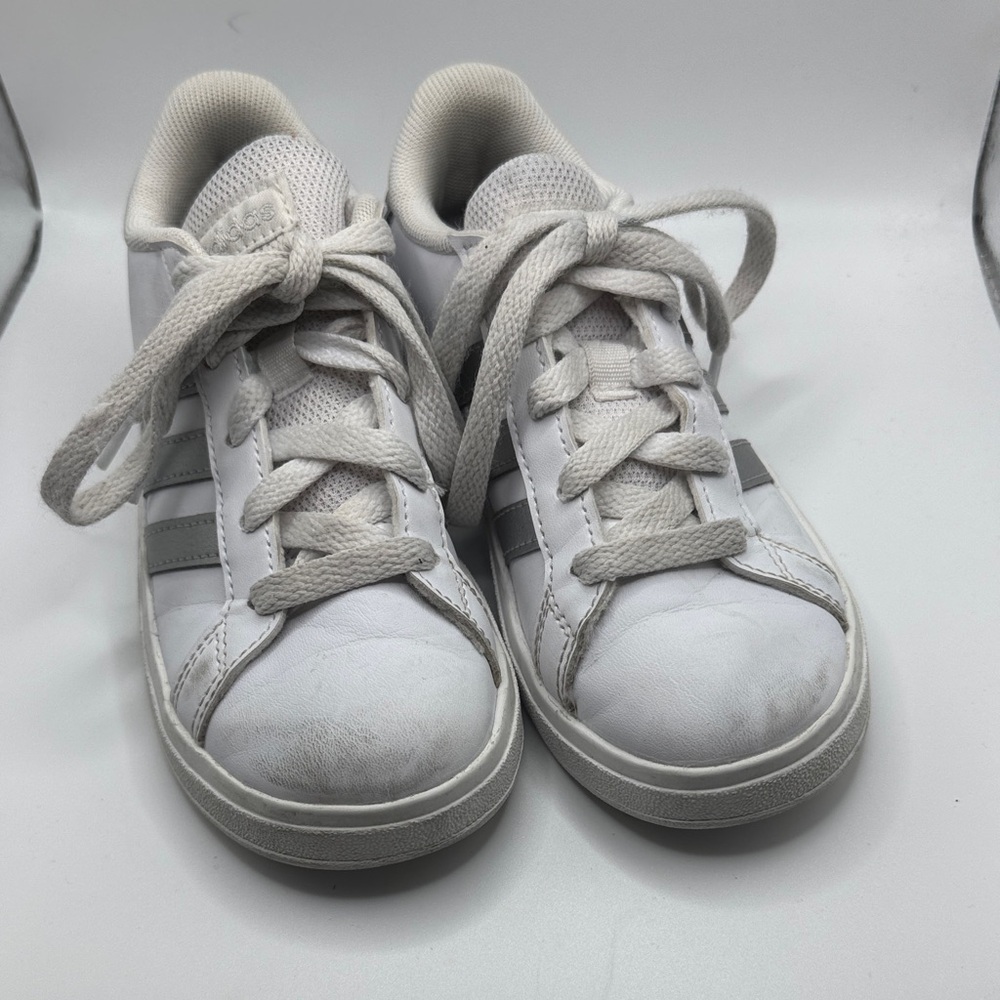Kids Adidas White and Gray Tennis Shoes Sneakers Size 12.5